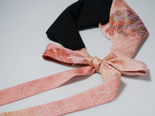 画像をギャラリービューアに読み込む, 着物生地リボン結びクロスヘアバンド(点描模様ピンク×ブラック)