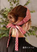 画像をギャラリービューアに読み込む, 着物生地リボン結びクロスヘアバンド(点描模様ピンク×ブラック)