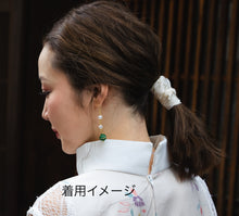 画像をギャラリービューアに読み込む, 着物生地ビーズ×淡水パールピアス(グリーン系)