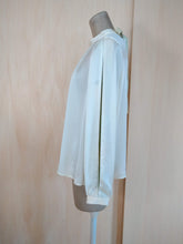 画像をギャラリービューアに読み込む, SOLD OUT 【着物生地袖切替リボンブラウス】