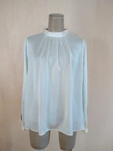 画像をギャラリービューアに読み込む, SOLD OUT 【着物生地袖切替リボンブラウス】