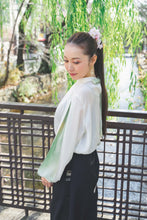 画像をギャラリービューアに読み込む, SOLD OUT 【着物生地袖切替リボンブラウス】